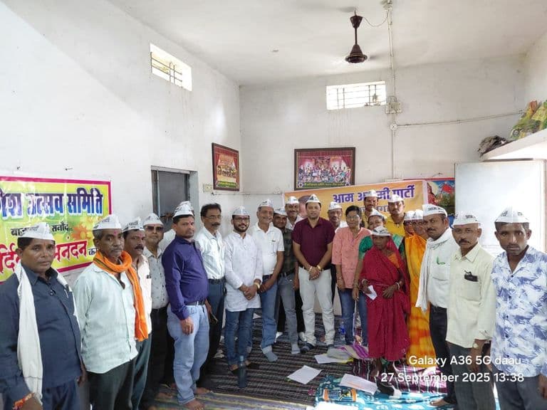 जिला प्रभारी पुनारद निषाद ने ली बालोद जिले की बैठक, 10 समस्याओं और 5 सुझावों पर हुई गहन चर्चा।